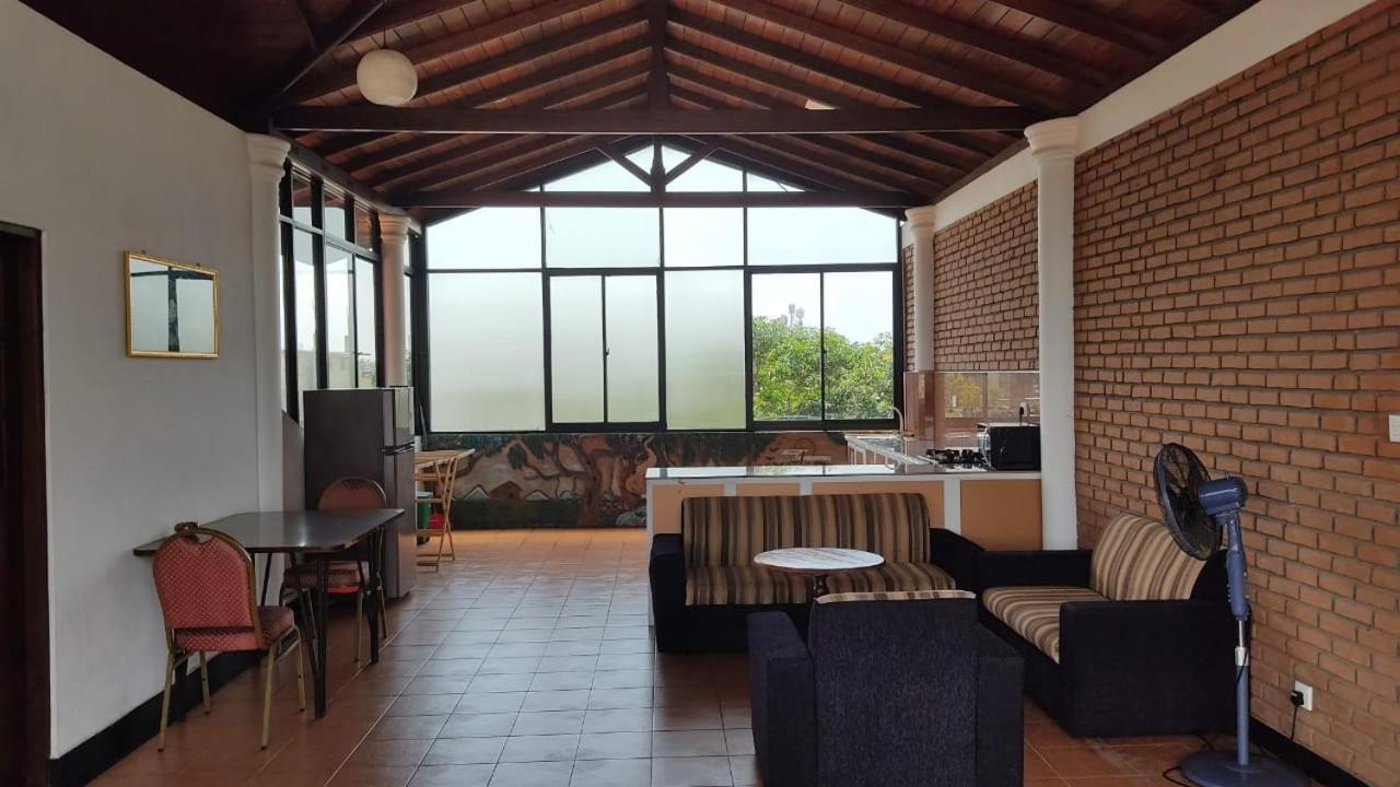 Melvila Peliyagoda Pattiya Exterior foto